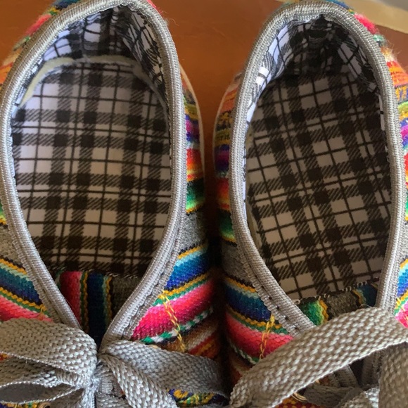 Very cool Cloth Baja Multi colored Print Sneakers - Picture 13 of 13